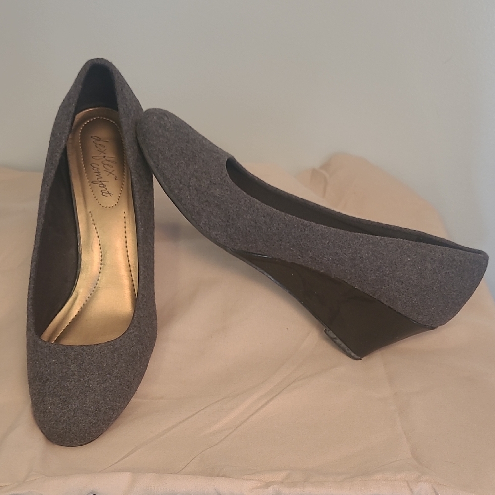 Dexflex Comfort Gray Wedge Pumps Size 10